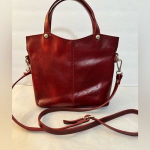 Red T Nobile made in Italy leather purse & crossbody pre owned like new